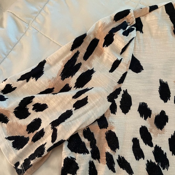 Sanctuary leopard animal print knit short sleeve crew neck tee size Medium - Picture 2 of 4